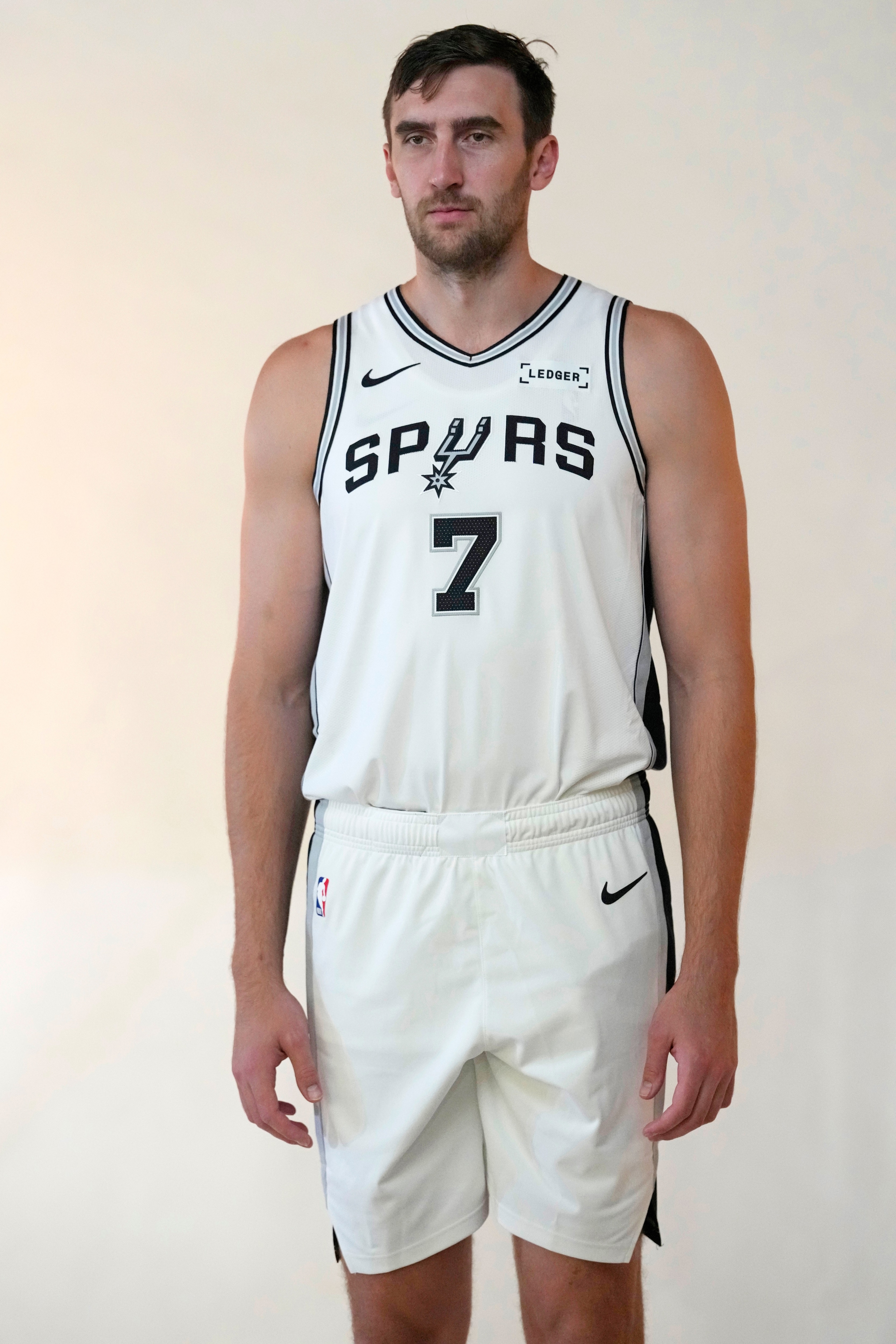 今天复出！科内特：此前崴了脚踝&肩膀轻微劳损 花了点时间恢复