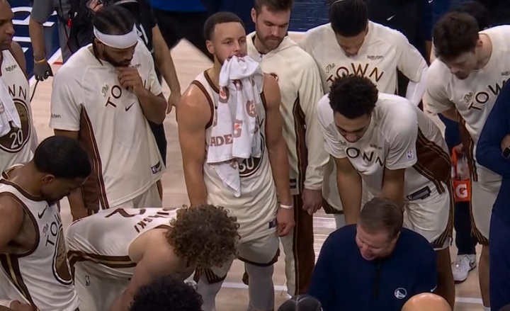 哨子倒退五年!库里6犯被罚下 上一次已经是2021年!